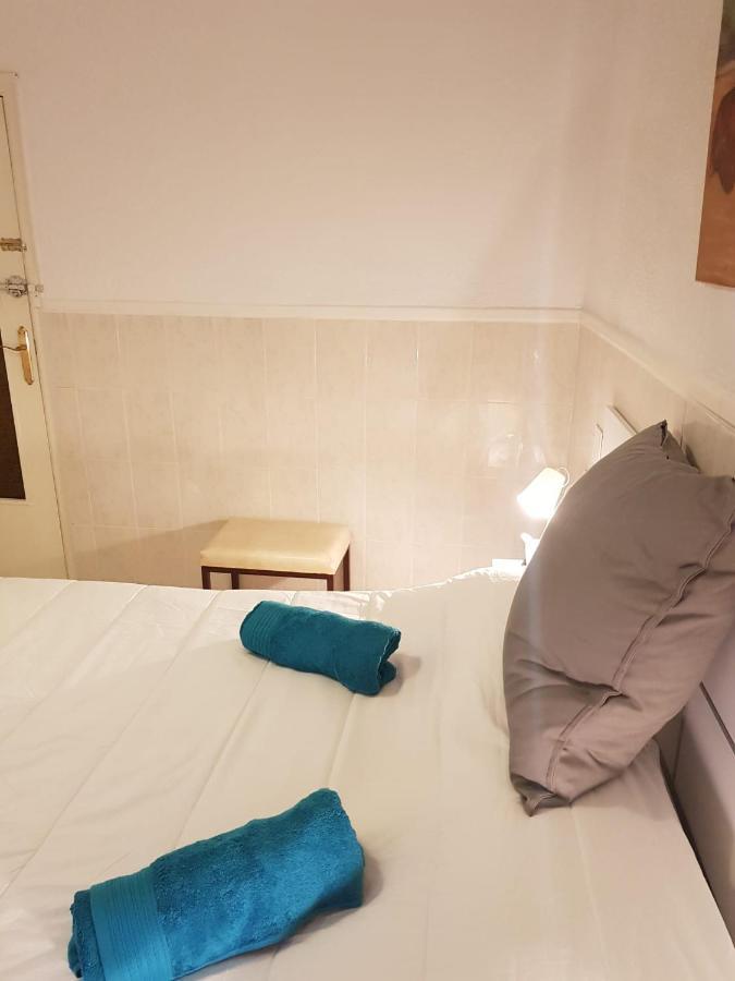 Wish Suite Dolores Leon De Triana Σεβίλλη Εξωτερικό φωτογραφία